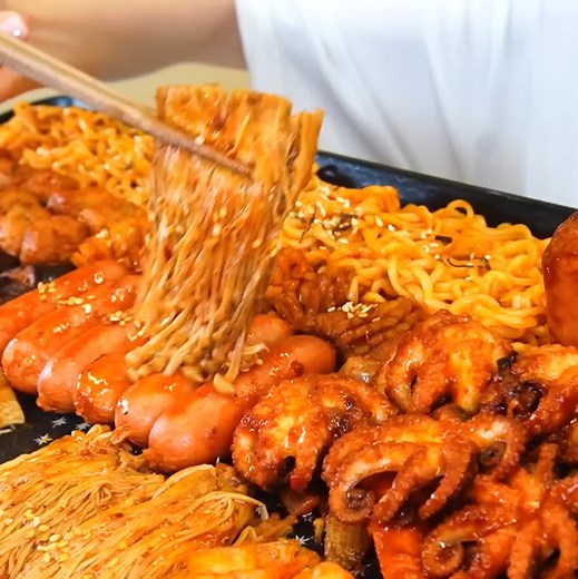 Mukbang spicy food (Yt:Sulgi) #sulgi #spicyfood #mushroomenoki #spicynoodles #spicymushroom #sausage #spam #spicyseafood #seafood #octopus #mushroom #noodles #mukbangkorea #mukbangkoreanfood #koreanfood #asmrfood #fyp #mukbangvideo #mukbangasmr #mukbangeatingshow