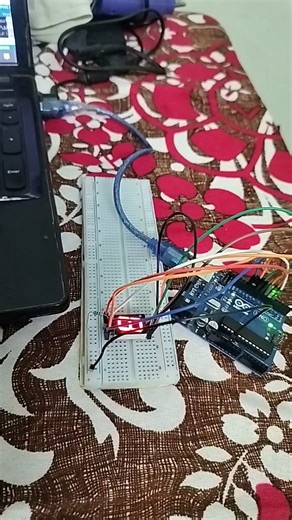 scrolling lights with the Arduino Uno code in Arduino ide