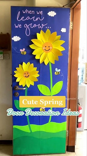 Cute Spring Door Decoration Ideas #doordecorating #spring #springdecorations #teacher #teacheroftiktok #tiktokteacher #elementaryschool #elementaryteacher #springdecorating