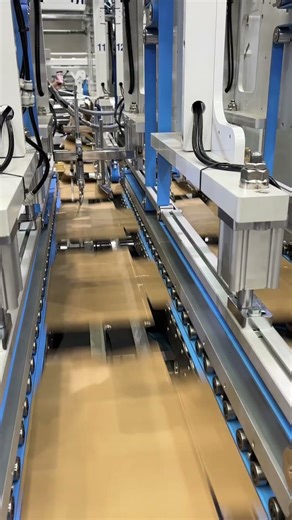 #dgm Megafold 1650 PC #foldergluer – Crash Lock Bottom Action in Production