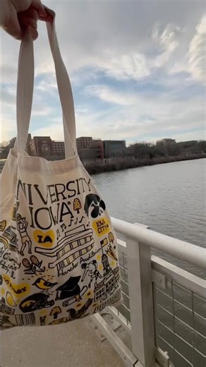 Just a campus tour #uiowa #hawkeyes #college