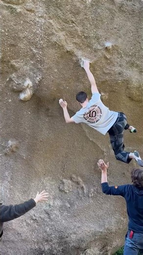 Back on the Sintra 🇵🇹 mega project! #climbing #bouldering #rockclimbing