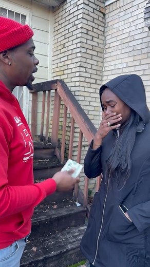 D makes a woman breakdown in tears with his help! #God #Jesusispoppin #Jesusbeenpoppin #kountrywayne #letthatsizzleinyourspirit #helpisontheway #Mikebless | Kountry Wayne