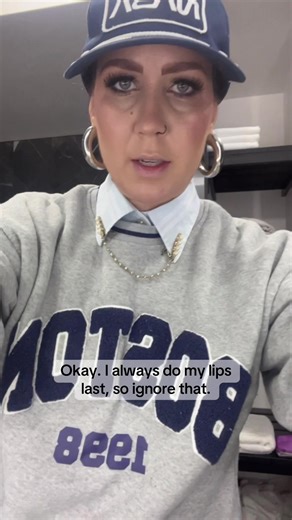 Earrings or collar chain? Are you feeling the look or just change the whole thing? 😆