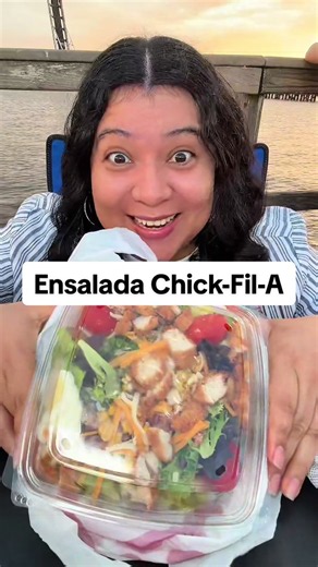 Comiendo una deliciosa ensalada🥗😋👌 #comiendo #ensalada | Ensalada