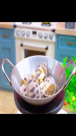 Miniature Baking Delights: Step-by-Step Recipes