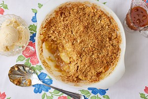 Caramel Apple Crisp