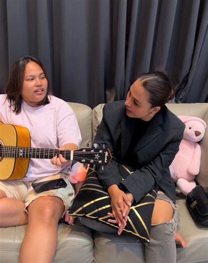 นุ้ยสุวีณากับคีตกรรมเทียนไขไฟฟ้า