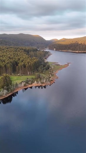 Free, off-grid camping near Moina 🌿 Lake Gairdner is a relaxed paddock-style campsite close to Cradle Mountain. Dog-friendly, fires allowed and big views all around — best suited to self-sufficient campers with 4WD access. 📍 Search 'Lake Gairdner Campsite' in the app 🗓️ Free ⭐ 4.6 star rating 📸 - @life.mann.made | WikiCamps