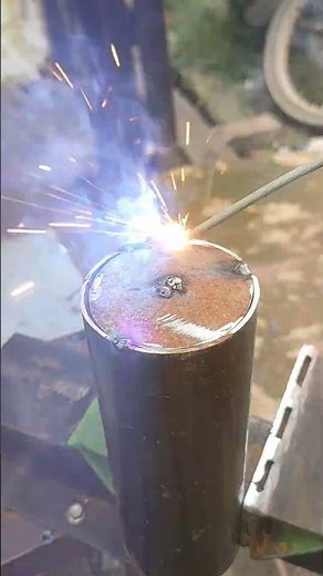Tricks for installing pipe end caps from professional welders #welding #metalwork #shorts
