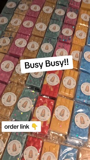 Discover Monday Mornings in Waxeland with Alice