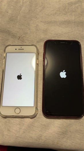 iPhone 8 vs iPhone XR Boot Up Test in April 2026