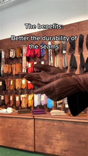 Part 2: How to correctly put on leather gloves Following these directions might take a few seconds more but it will help the gloves to stay beautiful and fit for longer. #sausoofficial #sauso #leathergloves #handcrafted #artisanleathercraft #hanskat #käsineet #nahkakäsineet #perfectfit #sustainablefashion #perfectfit #shoppinginhelsinki #mikonkatu #tyylivinkki #fashionetiquette #classystyle #fashiontip #helsinki #käsinekauppa #muoti #asusteet