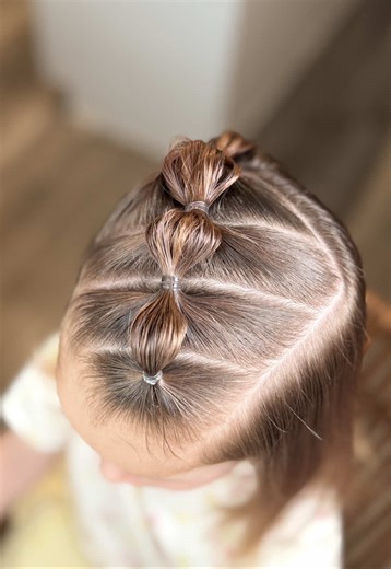 Our daily debate 🤪 Perfect hairstyle for school or daycare when you need her hair out of her face, but she wants it down! Save this hairstyle for a busy morning & follow along for more ideas! 🫶🏼 #easyhairstyles #girlhairstyle #hairtutorial #toddlermomlife #hairinspo quick hairstyles, hair ideas for girls, long hair ideas, beginner hairstyles, 5 minute hairstyles, get ready with us, toddler mom, girl mom things, hairstylist, toddler girl hair ideas, little girl hairstyle, bubble braids @Salee 