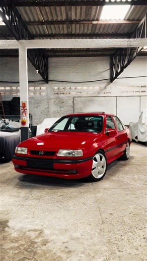 Vectra GSI: The fastest sedan of the 90s.