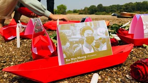 - သံပုံးတီးချိန်နောက်ပိုင်း ညောင်ရွှေပစ်ခတ်မှု လူငယ်တယောက်သေဆုံး - မိတ္ထီလာမှာ ထွန်းနိုင် တံတားနာမည် ပေါ်ပေါက်လာရခြင်း အကြောင်းရင်း - စေတီပုထိုးမှာ ကျဆုံးသူတွေအတွက်ဆုတောင်းပြီးနောက် အာရုံဦးသပိတ်ဆင်နွှဲ - လျှပ်စစ်နဲ့ စွမ်းအင် ၀န်ကြီးဌာနက ၀န်ထမ်းတွေရဲ့ CDM စိတ်ဓါတ် - အာဏာသိမ်းပြီးနောက်ပိုင်း သေဆုံးသူ ၅၆၈ယောက်ရှိလာလို့ UN စိုးရိမ် - ကိုဗစ်ကာကွယ်ဆေး ခပ်မြန်မြန်ထိုးပြီး အစိုးရတွေက ငွေသုံးမှုအားတက်လာအောင် လုပ်ပေးနိုင်ခဲ့ရင် ကမ္ဘာစီးပွားရေး ပြန်ဦးမော့လာမယ်လို့ IMF က ခန့်မှန်းလိုက်တဲ့ အကြောင်းအပါအ၀င် ဗု