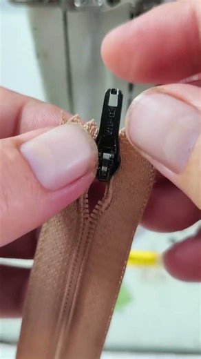 Zipper Slider Installation Tips for Beginners #sewing #sewinghacks #ussewtips #diy