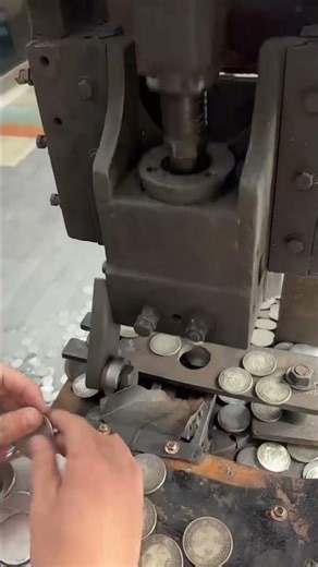 Coin minting machine in action! 🪙 #CoinFactory #MintingMachine #MetalProcessing