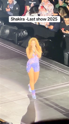A Global Show on Instagram: "@shakira último Show Miami 2025 - Up Close & Personal #shakira #shak"