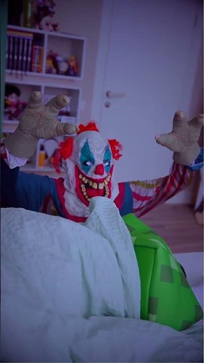 Scary Minecraft Stories: Survive One Night in the Blocky World!