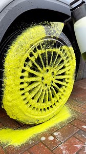 292K views · 2K reactions | From filthy to spotless… this wheel clean is so satisfying 襤 | Auto Reflect Detailing | Facebook