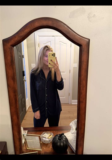 Weekly at-home spray tan routine (15-minute)