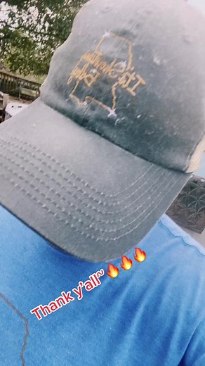 Crawfish~🦞🔥🦞 #fyp #crawfish #celery #onion #olive #garlic #pickles #corn #potatoes #OREOBdayStack #millerlite #shroons #itsshowtimebaby #fave #sip