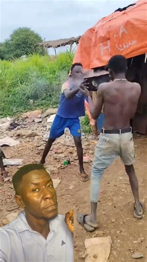 Ces jeunes Africains se lancent une marmite brûlante comme un ballon !