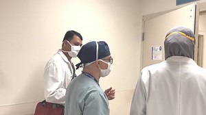 We are seeing a steady increase in the number of COVID-19 patients at HSN in recent weeks, and we are currently monitoring 3 active COVID-19 outbreaks. In order to prevent the spread of COVID-19 and other germs and to help keep people safe, visitors are reminded that masks continue to be required at all times in all inpatient areas and patient rooms. Food or drinks are not permitted in patient areas. Masks must also be worn at all times in high-risk areas including: • Emergency Department • Shir