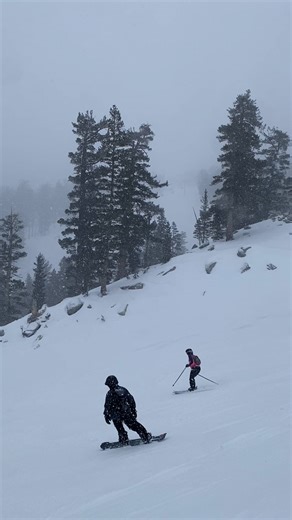 The storm has arrived in South Lake🌨️🫡 We've only had a bit of snow accumulation so far, but there's plenty more on the way. Forecasts are predicting we'll be measuring this storm in feet (plural) rather than inches, so prepare for some unreal days out there.❄️🥽 We're fired up for face shots and freshies! | Heavenly Mountain