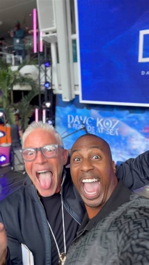 There’s nothing like the official kick off party for the Dave Koz Cruise! 🙌🏾 Ready to get this party started!! Let’s go!!!! . . Dave Koz and Friends at Sea | Eric Darius