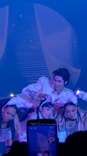 using female dancers as literal floor mats is not art, it’s blatant objectification. there’s a thin line between a bold performance and a cheap display of gender imbalance, and this clearly crossed it