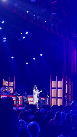 Belle Frantz gets a standing ovation in her Opry debut