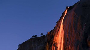 Seltenes Naturphänomen steht an: Fotografen strömen zu „Feuer-Wasserfall“ in Kalifornien