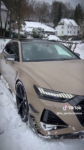 Exploring the Audi RS6: Performance and Features
