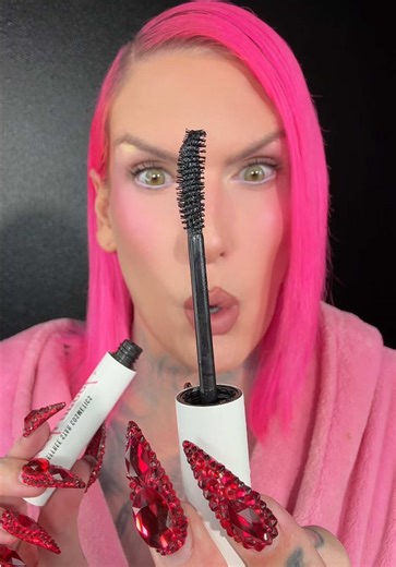 It's National LASH DAY! 👀🖤✨ And of course we're celebrating BIG with 30% OFF our bestselling mascaras! 🎉 Get to know these iconic formulas ⤵️ 🌟 Beachproof Mascara - Curling, lifting & lengthening formula available in 3 shades 🌟 F*ckProof Mascara - Water resistant & smudge resistant tubing formula available in 2 must-have shades ➡️ Limited-Time Offer: 30% OFF BeachProof & F*ckProof Mascara online & in-store! 🛒🛍️ Ends 2/22 #jeffreestar #jeffreestarcosmetics #mascara #lashday #beautytok