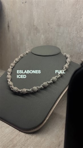 Rks - Joyería y accesorios para hombres on Instagram: "La exclusiva volvió. 🔥 Nuestra cadena más pedida está de regreso en stock, lista para elevar tu flow. Restock limitado y nuevos diseños disponibles: cubanas Iced que brillan distinto. No te quedes sin la tuya. #Restock #CadenaExclusiva #IcedCuban #CubanaIced #JoyeríaUrbana #StreetStyle #Flow #LuxuryStyle #BrillaDiferente #perú"