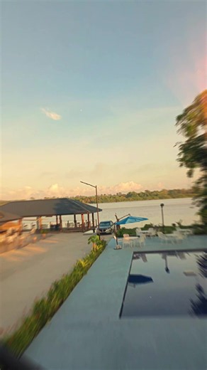 River Vue Lodge Signature Experience — Rooms, Pool & Dining Info