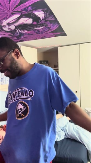 I was dancing to teen beach movie my girlfriend reaction at the end was 💀🤣