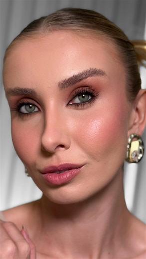 Samara Duarte | Maquiadora e penteadista on Instagram: "Toasty Makeup usando @BMBeauty 🤎 Produtos usados: All Grape Marmalade Marshmallow Be Peach Cacau 40% Be Peach Guava Pó Light Up Light Pó Seal Up Translucent Brow Stay Be Peach Cacau 100% Pó Seal Up Translucent Dark #Maquiagem #publii #Tutorialdemaquiagem #BMbeauty"