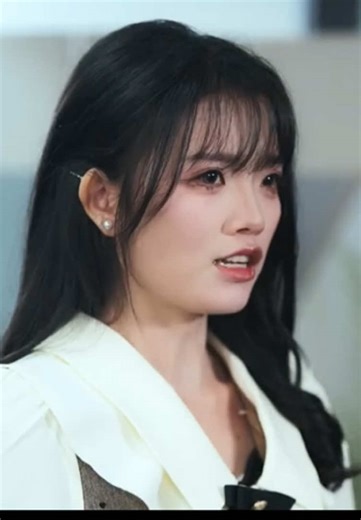 A scheming woman falsely accused her savior of being the father of the child in her belly, not knowing that this savior was actually a short-haired girl。#ShortDrama #USAShortDrama #TikTokMinis #USADramaFans #FYP