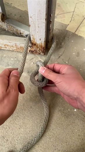 Master This Knot in Seconds! #KnotTutorial #DIYTips #LifeHacks