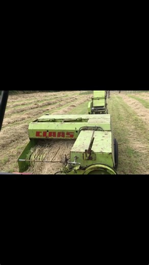 Claas Constant - Heu Pressen in HD Ballen