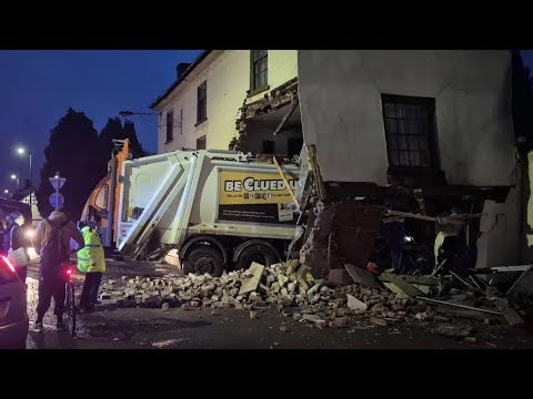 Bin Lorry Crash Kills 1 and Sends 2 to Hospital