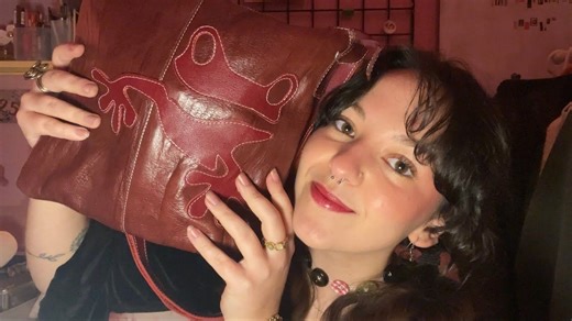 asmr what's in my bag🍁leather sounds tapping show and tell whispers