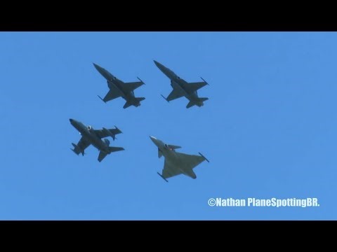 Dia da Aviação de Caça 2026: Sobrevoo dos A-29, F-5EM, AMX e F-39E na Base Aérea de Santa Cruz, RJ.