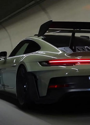PRESSURE / The Green Hornet - Porsche 992 GT3 RS