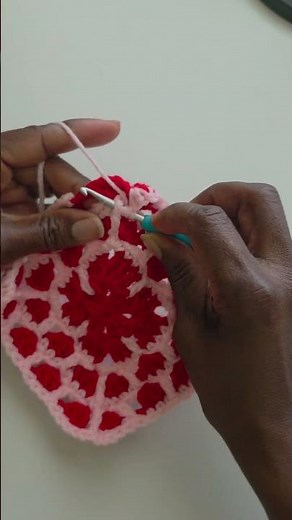Amazing Granny Square Pattern #knittig #crochet #crafts