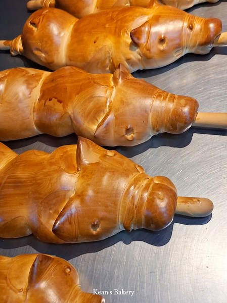 Lechon Bread: A Unique Holiday Delight