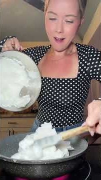 How to make the fluffiest egg white pancakes ☁️🍳 #cookinghacks #healthyrecipes